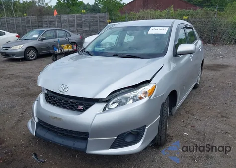 2009 Toyota Matrix S z USA, uszkodzony, nr VIN 2T1LE40E69C007314